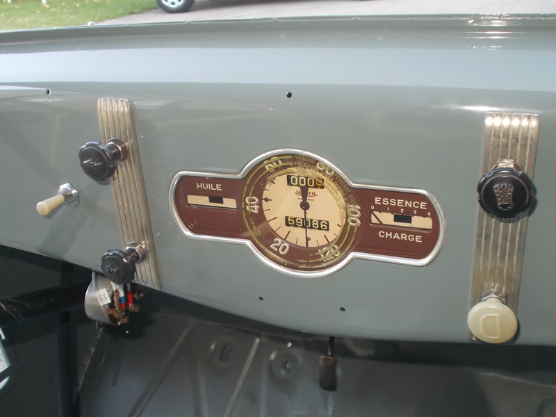 Mon montage à l'echelle 1 , Renault Juvaquatre 1954 - Page 3 Cables10