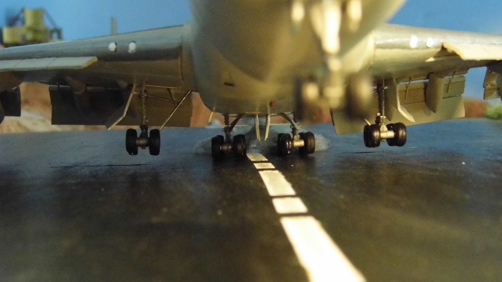 La navette de Revell au 1/144 en dio - Page 7 00711