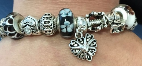 A TE® Armband Charms Blumen Naherb10