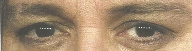 A qui appartiennent ces yeux la - Page 35 Johnny10