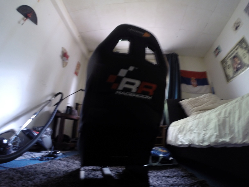 Vend Playseat Raceroom  Gopr0711