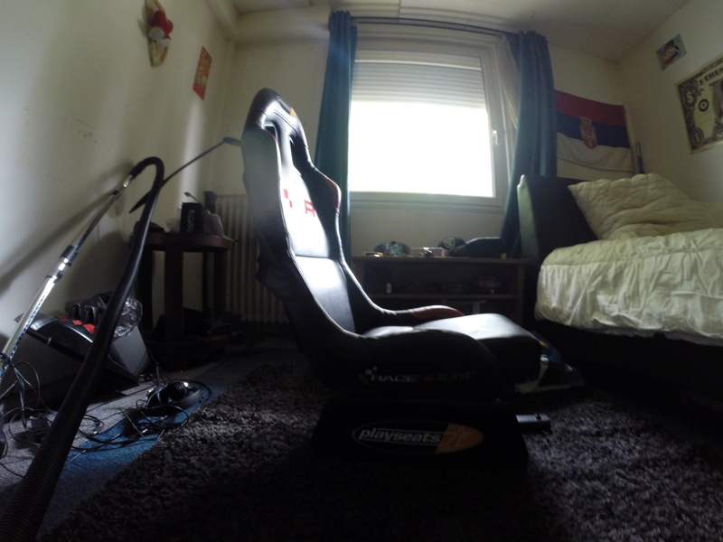 Vend Playseat Raceroom  Gopr0712