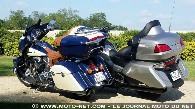 Duel Honda Goldwing Vs Indian Roadmaster : marche arrière ou pare-brise électrique ? Goldwi11