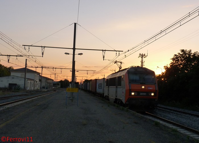Photos et vidéos de la ligne Bordeaux - Toulouse - Narbonne - Sète (Fil 3) - Page 38 P1080627