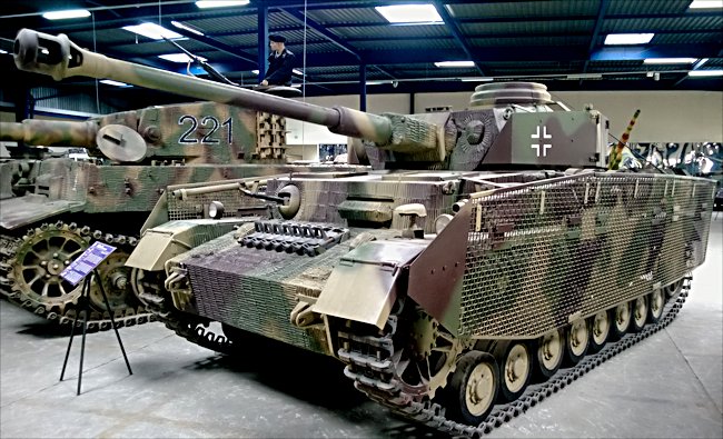 Panzer IV H/J 1/35 Academy - Page 2 Saumur10