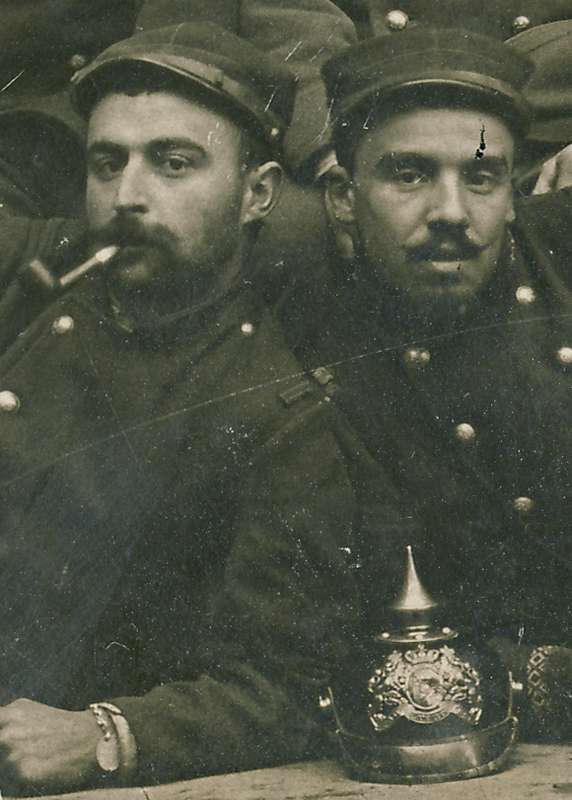Quelques photos de soldats français avec des casques à pointe de prise - Page 3 Entrye12