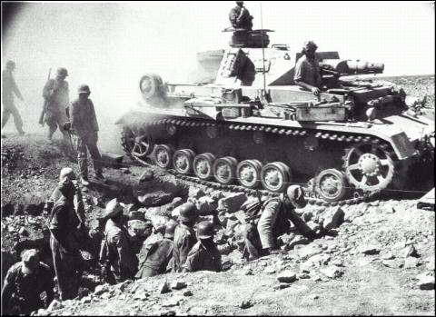 Les panzer victorieux (étude technologique et stratégique des panzer-divisionen jusqu'en 1941 Panzer10