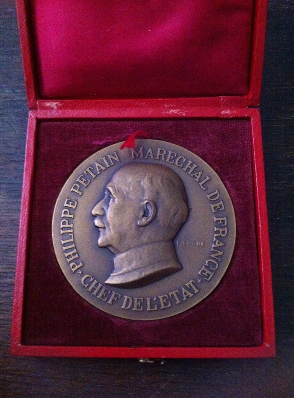 Médaille maréchal pétain à estimer svp  Photo_15