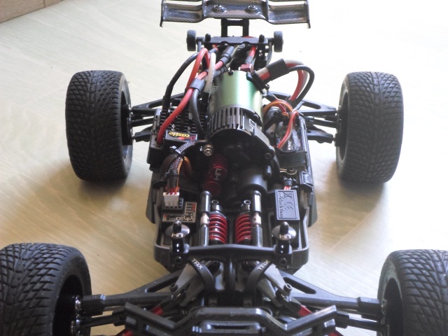 E-Revo's 1/16 Brushless 3S (380/540) 110