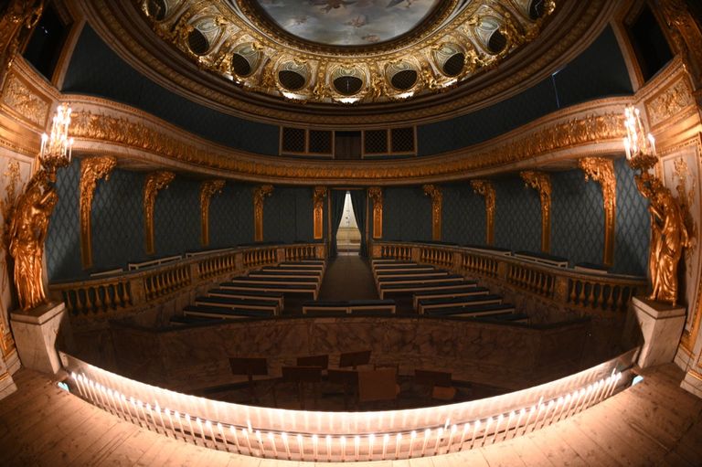 le petit théâtre de Marie-Antoinette à Trianon - Page 18 173-1512