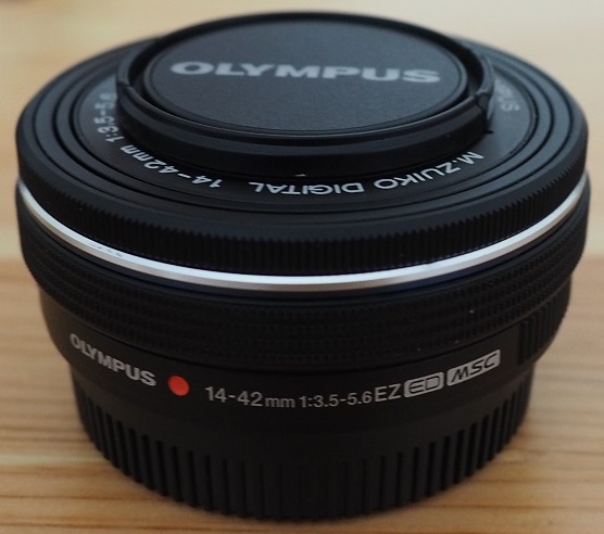 [VENDU] Appareil photo Hybride numérique Olympus OM-D E–M10. Olympu20