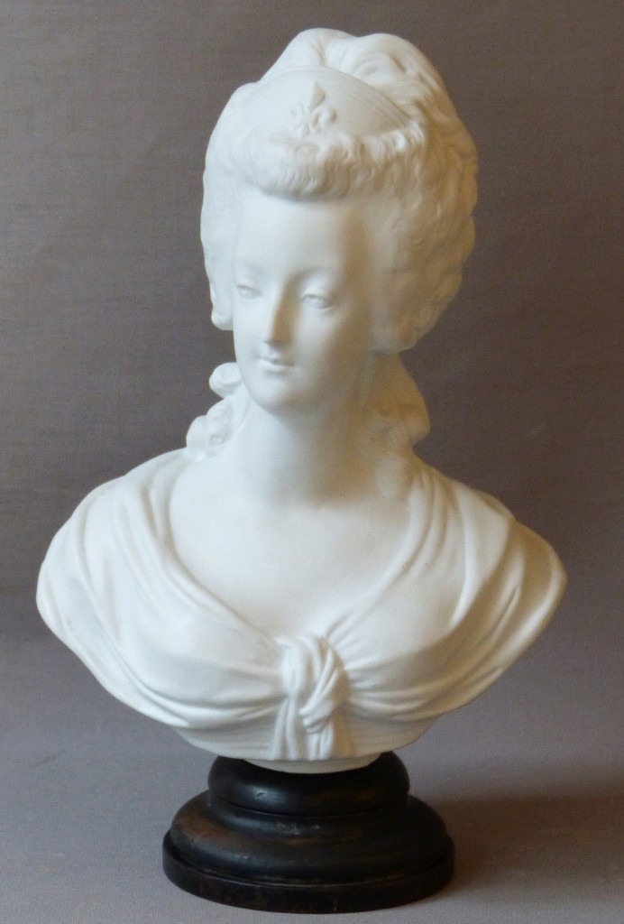 Collection bustes de Marie Antoinette - Page 5 19223410
