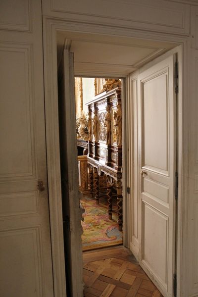 Le passage derrière la Chambre de la Reine à Versailles Palier10