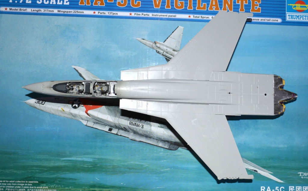 North American RA-5C Vigilante, 1/72, Trumpeter 01616 03_vig10