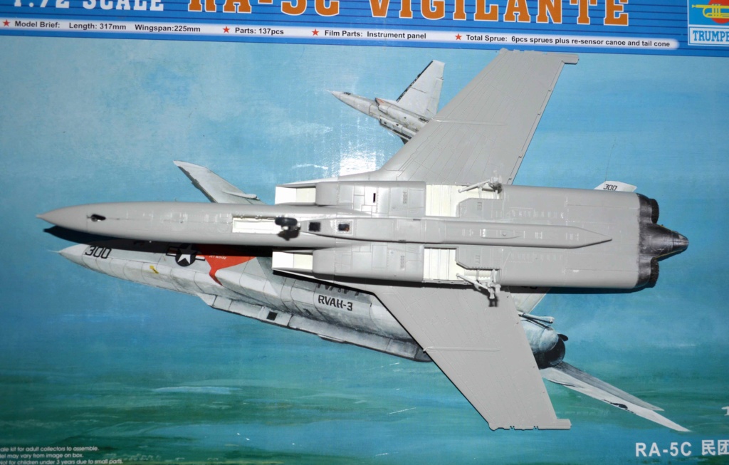 North American RA-5C Vigilante, 1/72, Trumpeter 01616 05_vig10