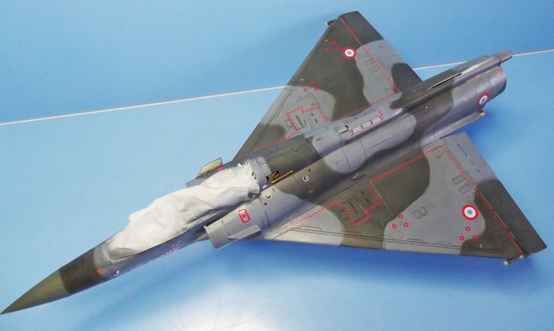 MIRAGE 2000 D KINETIC 1/48 - Page 2 Dscf4267