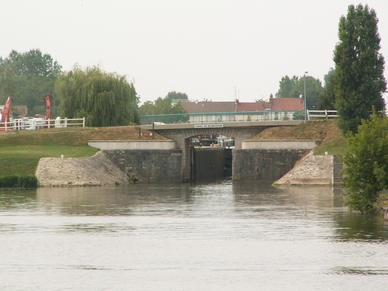 Batellerie - la Meuse - de Liège à ... - Page 3 114_st10