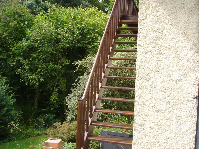 Balcon avec escalier de meunier - Page 3 Dsc03033