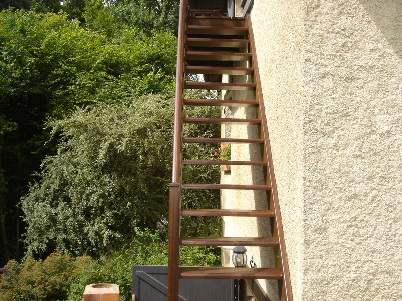 Balcon avec escalier de meunier - Page 3 Dsc03110