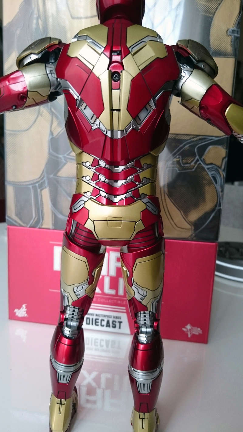 Collection N°537 : Archonos - Hot Toys Hulkbuster 1/6 p.2  - Page 2 Dsc_0210