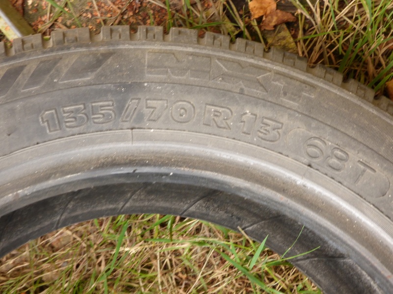 Donne pneus 135/70R13 et 195/60R15 P1130431
