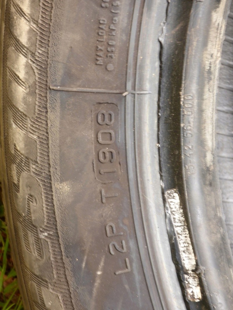 Donne pneus 135/70R13 et 195/60R15 P1130433