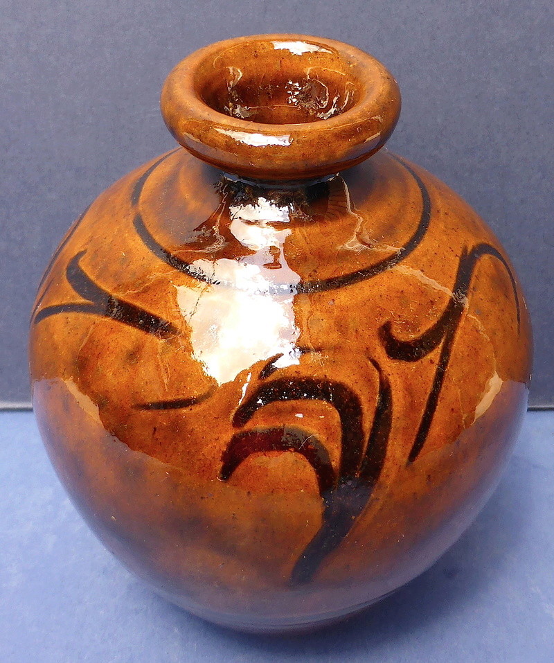 Small Sgraffito Pattern Studio Vase - W mark - Pantasaph Pottery? P1240712