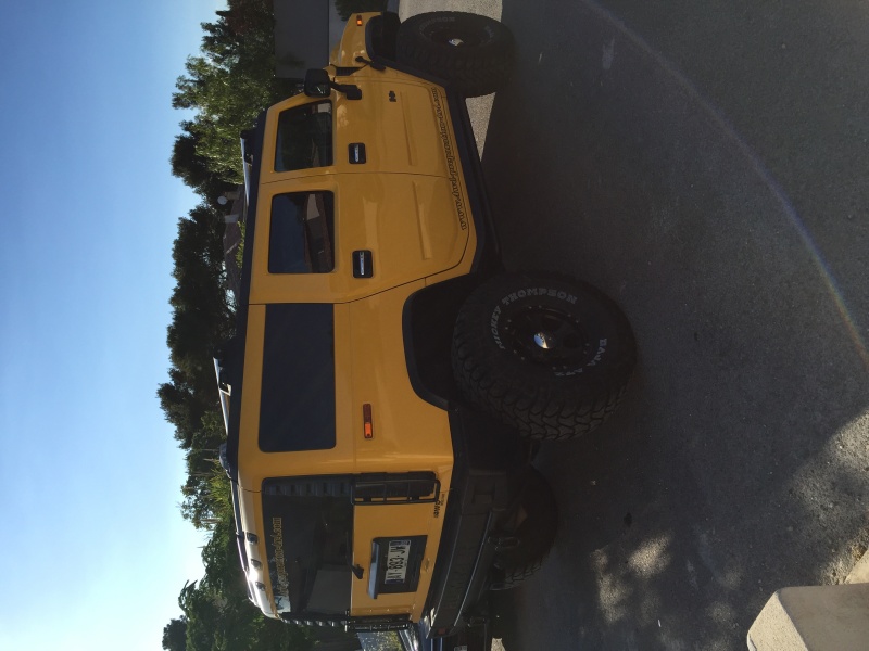 HUMMER H2 JAUNE Image26