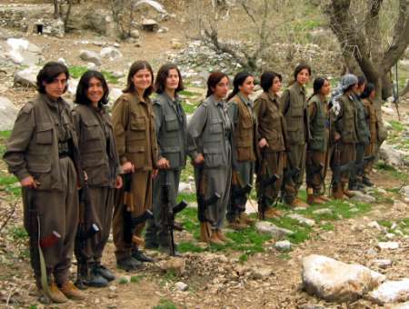 المرأة الكردية … بين الماضي والحاضر Wmengu10