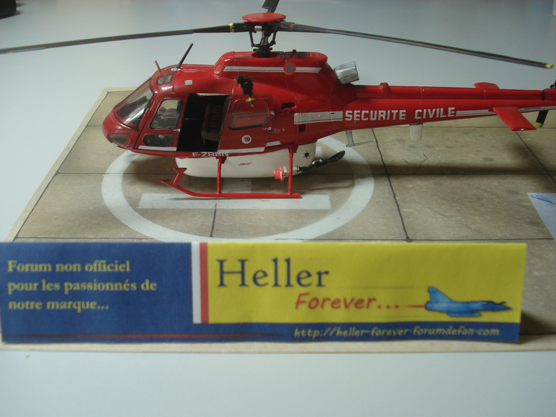 AEROSPATIAL AS 350 ECUREUIL Bombardier d eau 1/48ème Réf 80485 Dsc05810