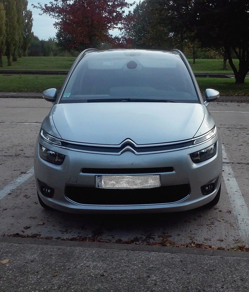 Présentation et Photos de votre Voiture "Citroën" C4-210