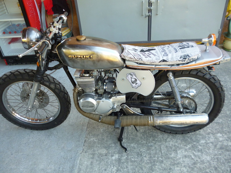 suzuki 125 gt façon scrambler P1050515