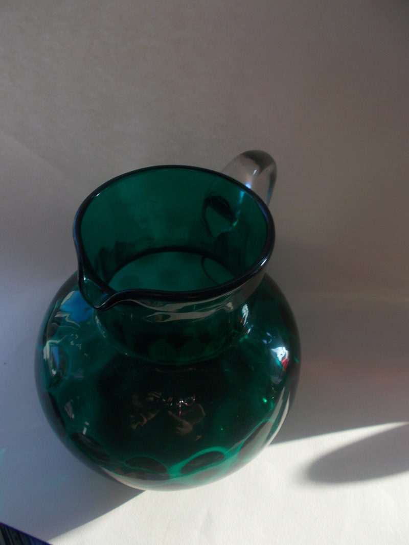 Green jug with olives/coin pattern Greenj14