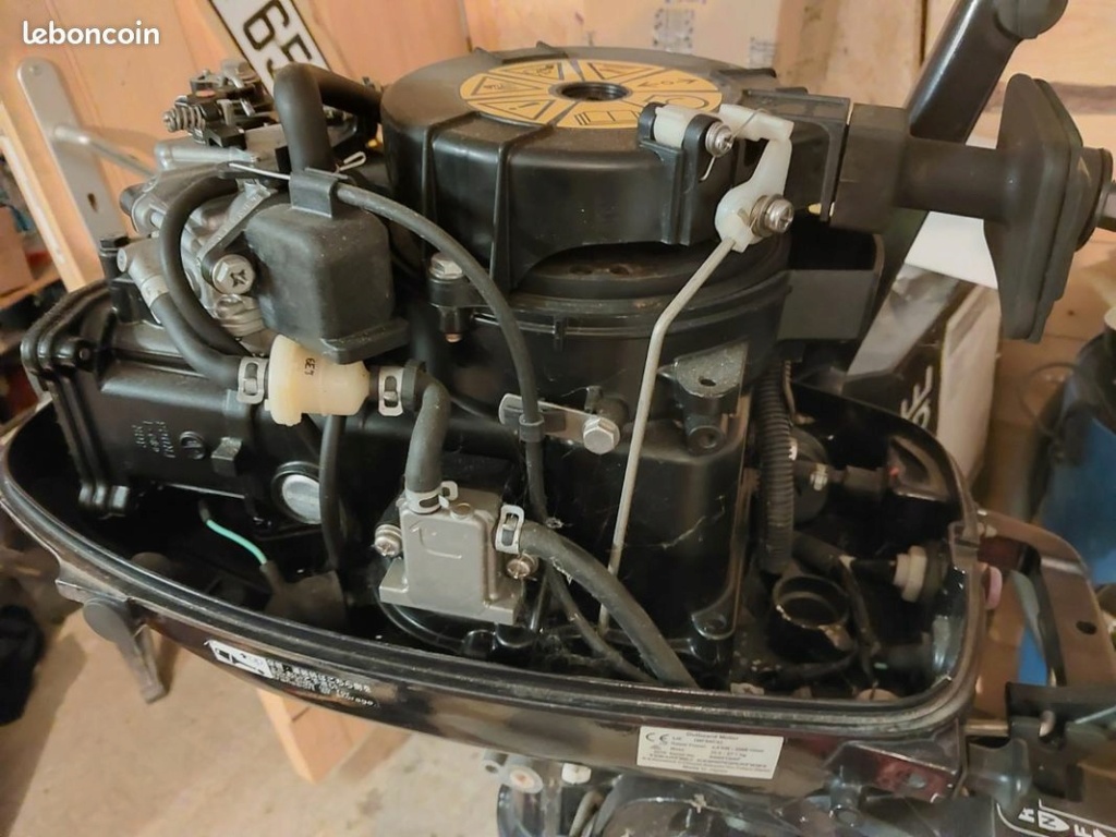 A VENDRE moteur TOHATSU 6 CV 4 T 75068c10