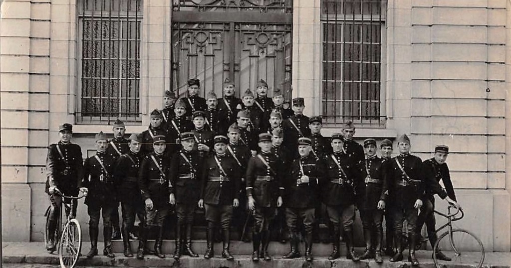 PHOTOS D'EPOQUE gendarmerie  193010