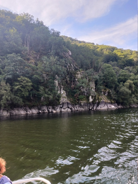 Dans les gorges de la Dordogne : la retenue du Chastang 20230312