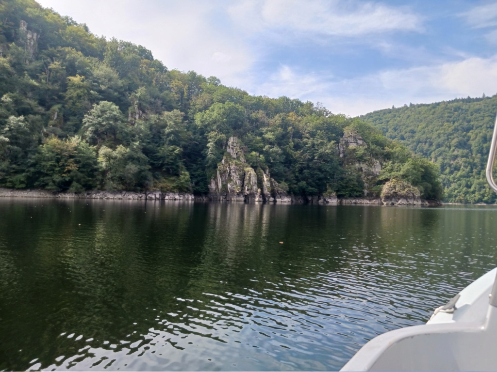 Dans les gorges de la Dordogne : la retenue du Chastang 20230323