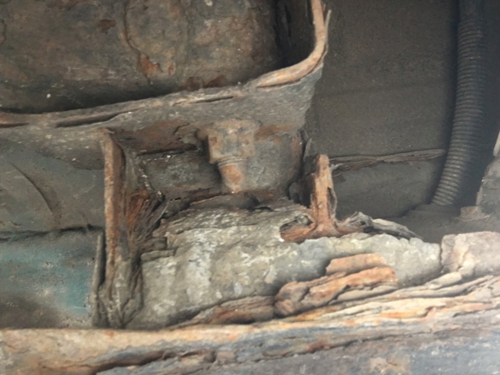 Demande d'avis sur corrosion châssis avant achat C0f86d10