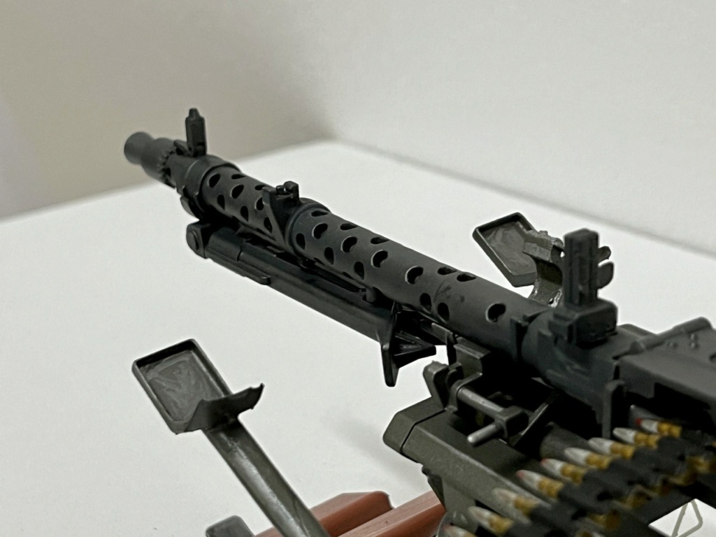 MG 34 en resine 3D au 1/8 et au 1/4 termine Photo312