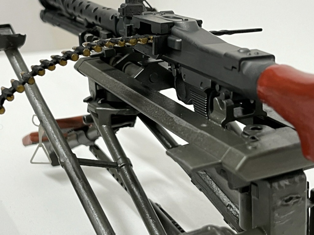 MG 34 en resine 3D au 1/8 et au 1/4 termine Photo314