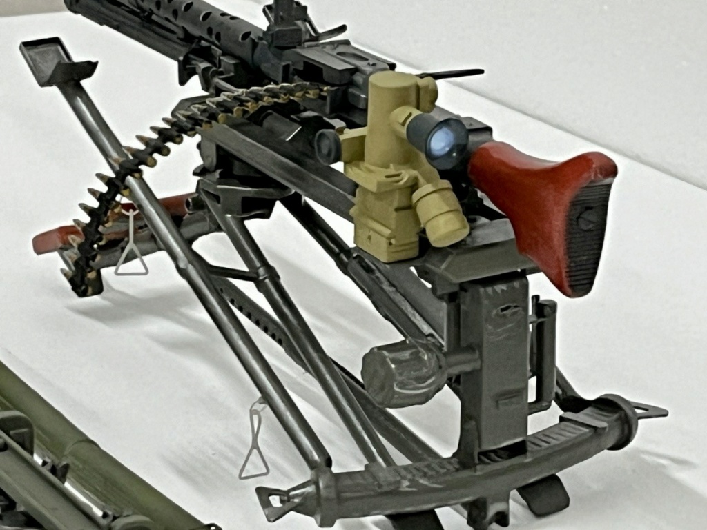 MG 34 en resine 3D au 1/8 et au 1/4 termine Photo322