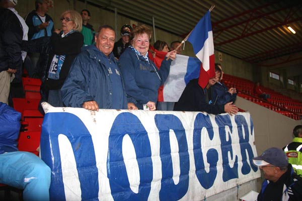Supportrices... - Page 23 Rennes10