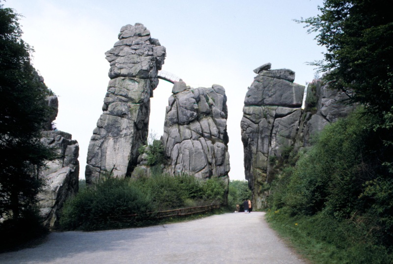 Les Externsteine, Rhénanie du Nord Westphalie - Allemagne 94020310