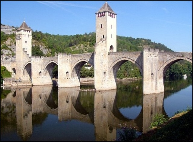 Almanach de l'Abbé Té, Septembre 2010. Cahors11