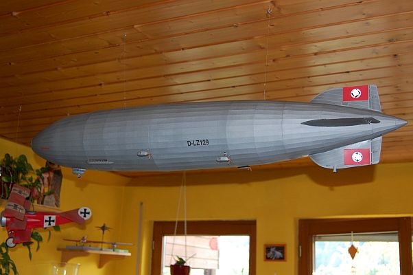 LZ- 129  "Hindenburg"   /  Schreiber, 1:200 - Seite 7 Hi7910