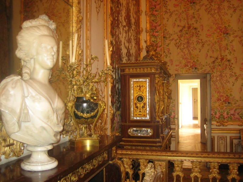 Versailles, la chambre de la Reine - Page 2 Belgic10
