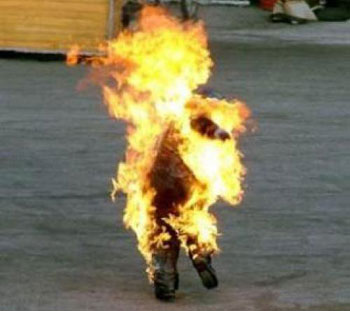 صور الشاب محمد البوعزيزي التونسي الذي أحرق نفسه وفجر ثورة تونس Tunis_11