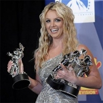 Britney shprthen me tre shprblime t fituara F_090819