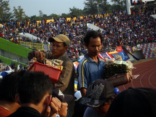 stadion manahan solo, 8 besar ligina 2006 Penjua10