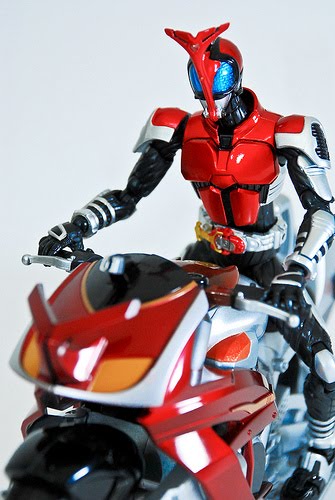 S.H.Figuarts [Bandaï] Kabuto11